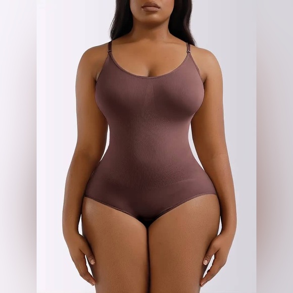 Plus Size Solid Color Seamless Cami Shapewear in Brown - Picture 3 of 3